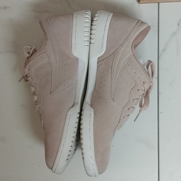 Fila Classics Original Suede Blush Sneakers Low Top Sneakers - Picture 9 of 13